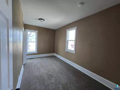 Bedroom - 232 N Nesmith Ave, Sioux Falls, SD 57103 photo 4 of 10
