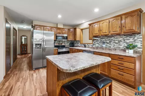 Kitchen - 319 N Hagameyer Dr, Tea, SD 57064 photo 2 of 4