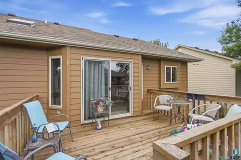Exterior - 4308 E 38th St, Sioux Falls, SD 57103 photo 3 of 5