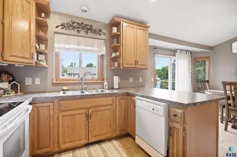 Kitchen - 4308 E 38th St, Sioux Falls, SD 57103 photo 3 of 3