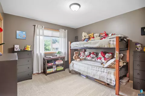 Bedroom - 4308 E 38th St, Sioux Falls, SD 57103 photo 2 of 4