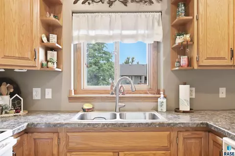 Kitchen - 4308 E 38th St, Sioux Falls, SD 57103 photo 2 of 3