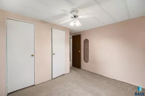Bedroom - 48353 266th St, Brandon, SD 57005 photo 2 of 5