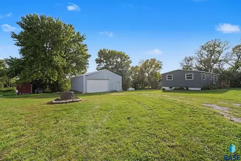 Exterior - 48353 266th St, Brandon, SD 57005 photo 3 of 5
