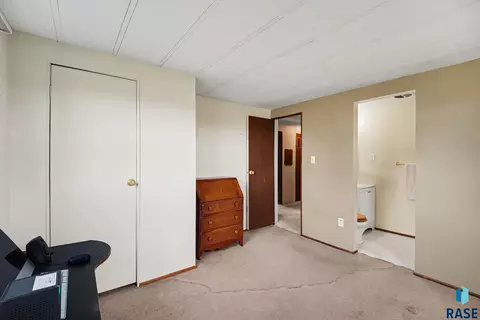 Bedroom - 48353 266th St, Brandon, SD 57005 photo 4 of 5