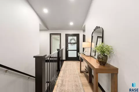 Entry Way - 3513 E Sage Grass St, Sioux Falls, SD 57108 photo 2 of 3