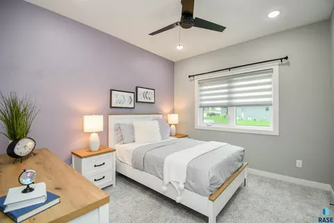 Bedroom - 6616 E 33rd St, Sioux Falls, SD 57110 photo 4 of 18