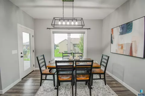 Dining - 6616 E 33rd St, Sioux Falls, SD 57110 photo 3 of 3
