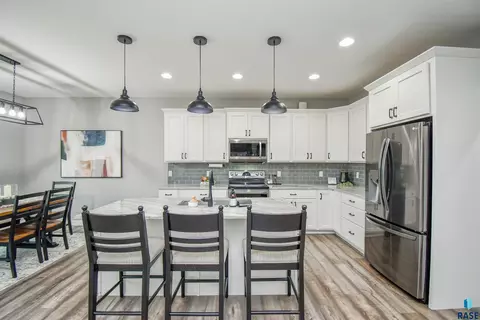 Kitchen - 6616 E 33rd St, Sioux Falls, SD 57110 photo 2 of 4