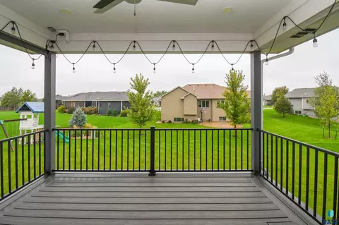 Exterior - 6616 E 33rd St, Sioux Falls, SD 57110 photo 2 of 11