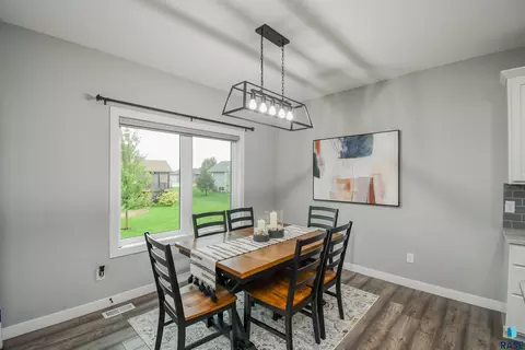 Dining - 6616 E 33rd St, Sioux Falls, SD 57110 photo 1 of 3