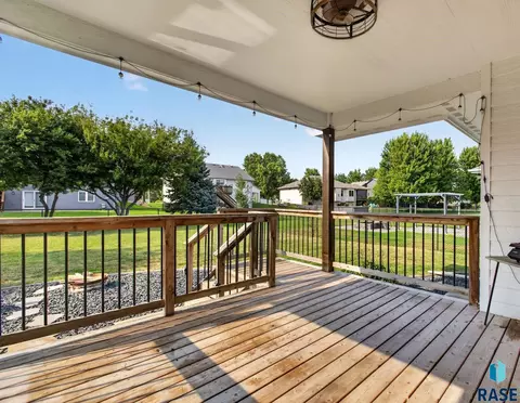 Exterior - 4900 E Mangrove St, Sioux Falls, SD 57110 photo 4 of 11