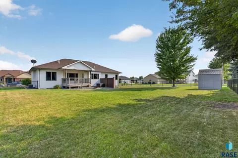 Exterior - 4900 E Mangrove St, Sioux Falls, SD 57110 photo 6 of 11