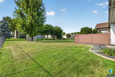 Exterior - 4900 E Mangrove St, Sioux Falls, SD 57110 photo 10 of 11
