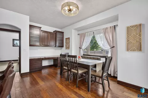 Dining - 4900 E Mangrove St, Sioux Falls, SD 57110 photo 2 of 3