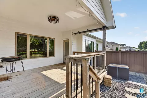 Exterior - 4900 E Mangrove St, Sioux Falls, SD 57110 photo 3 of 11