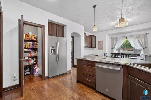 Kitchen - 4900 E Mangrove St, Sioux Falls, SD 57110 photo 3 of 3