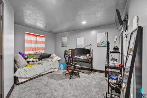 Bedroom - 4900 E Mangrove St, Sioux Falls, SD 57110 photo 5 of 6