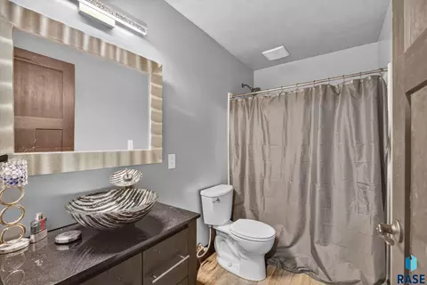 Bath - 4900 E Mangrove St, Sioux Falls, SD 57110 photo 5 of 5