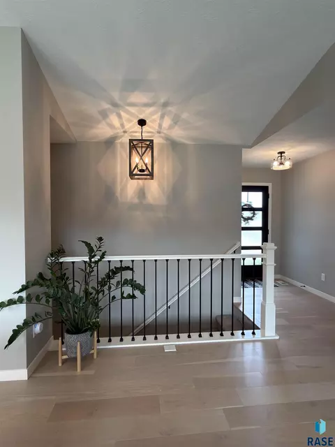 Entry Way - Undisclosed, Sioux Falls, SD 57110 photo 4 of 5