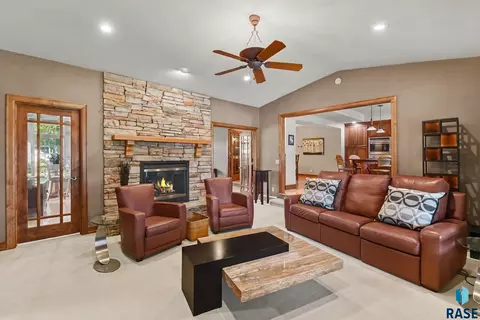 Living - 527 Ashmont Rd, Madison, SD 57042 photo 1 of 3