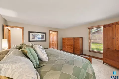 Bedroom - 527 Ashmont Rd, Madison, SD 57042 photo 2 of 9