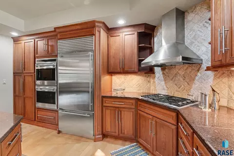 Kitchen - 527 Ashmont Rd, Madison, SD 57042 photo 6 of 6
