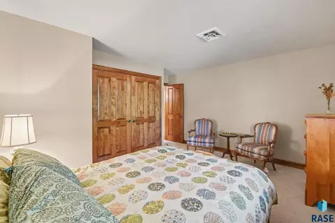 Bedroom - 527 Ashmont Rd, Madison, SD 57042 photo 5 of 9