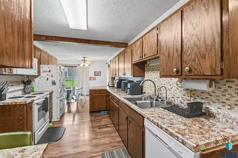 Kitchen - 3008 E 22nd St, Sioux Falls, SD 57103 photo 2 of 3