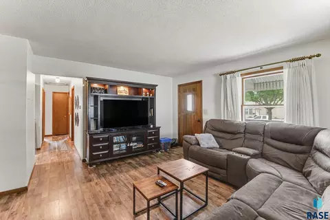 Living - 3008 E 22nd St, Sioux Falls, SD 57103 photo 2 of 2