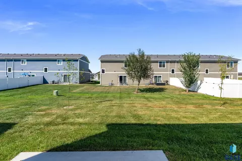 Exterior - 4610 E Whisper Ridge Pl, Sioux Falls, SD 57108 photo 10 of 10