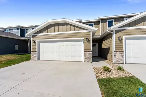 Exterior - 4610 E Whisper Ridge Pl, Sioux Falls, SD 57108 photo 2 of 10
