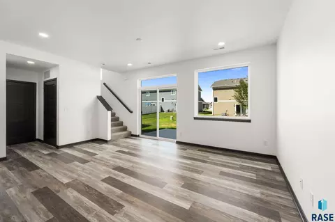 Living - 4610 E Whisper Ridge Pl, Sioux Falls, SD 57108 photo 2 of 4