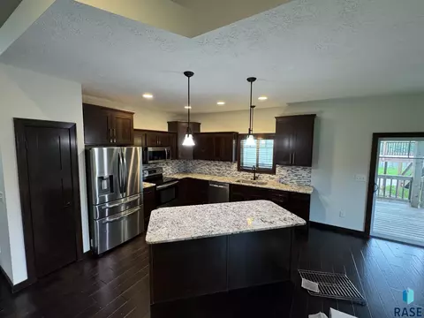 2420 E Baxter Cir, Sioux Falls, SD 57108 photo 5