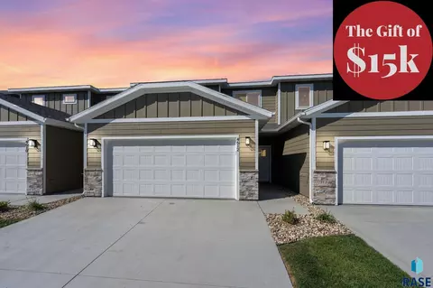 4612 E Whisper Ridge Pl, Sioux Falls, SD 57108