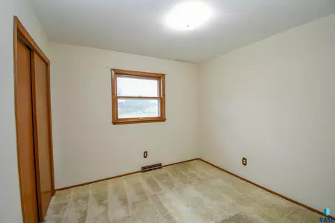 Bedroom - 2409 E 17th St, Sioux Falls, SD 57103 photo 8 of 12