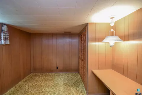Bedroom - 2409 E 17th St, Sioux Falls, SD 57103 photo 11 of 12