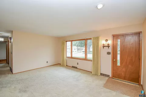 Living - 2409 E 17th St, Sioux Falls, SD 57103 photo 1 of 6