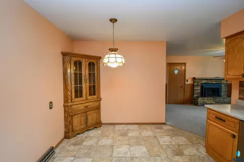 Dining - 2409 E 17th St, Sioux Falls, SD 57103 photo 1 of 1