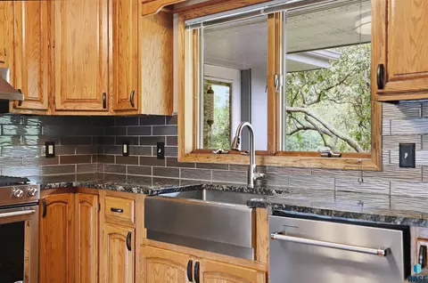 Kitchen - 2700 E 33rd St, Sioux Falls, SD 57103 photo 3 of 3