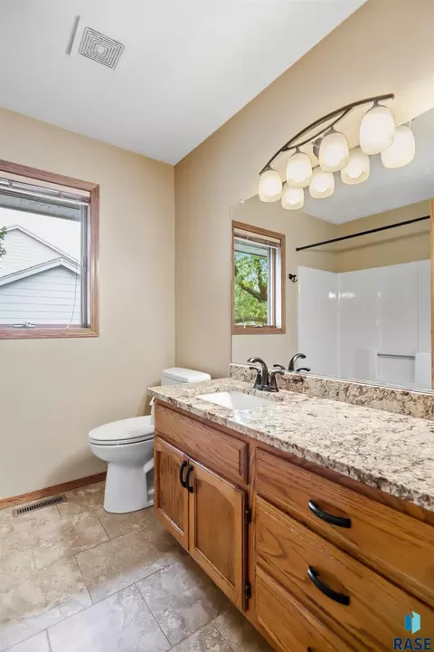 Bath - 2700 E 33rd St, Sioux Falls, SD 57103 photo 2 of 3
