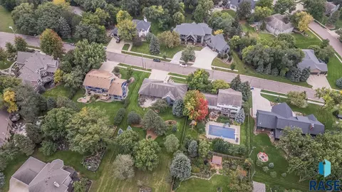 View/Area - 2700 E 33rd St, Sioux Falls, SD 57103 photo 3 of 3