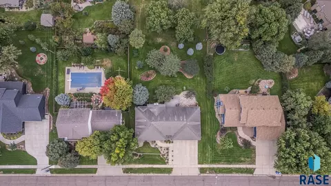View/Area - 2700 E 33rd St, Sioux Falls, SD 57103 photo 2 of 3