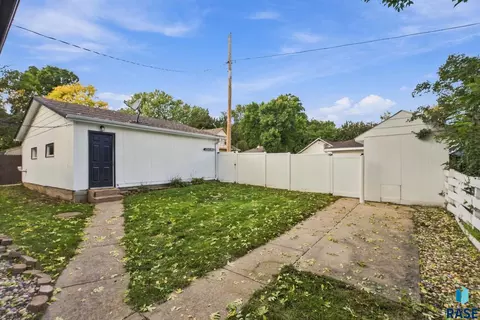 Exterior - 404 E 5th St, Dell Rapids, SD 57022 photo 5 of 6