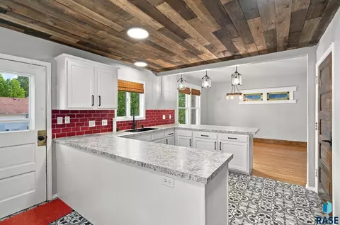 Kitchen - 404 E 5th St, Dell Rapids, SD 57022 photo 4 of 4