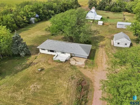 27555 Sd 11 Hwy, Harrisburg, SD 57032