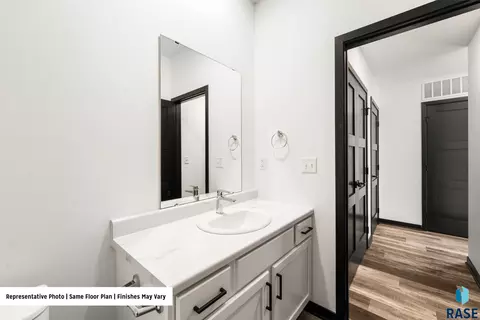 Bath - 4616 E Whisper Ridge Pl, Sioux Falls, SD 57108 photo 1 of 7