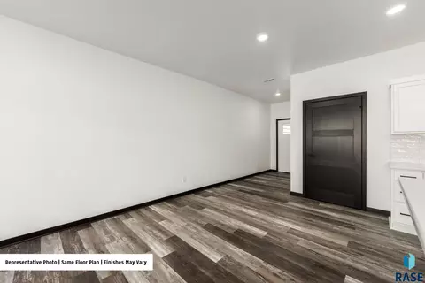 Entry Way - 4616 E Whisper Ridge Pl, Sioux Falls, SD 57108 photo 3 of 4