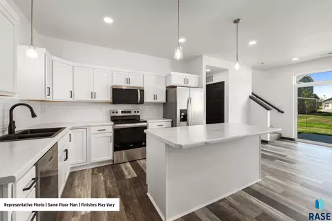 Kitchen - 4616 E Whisper Ridge Pl, Sioux Falls, SD 57108 photo 1 of 5