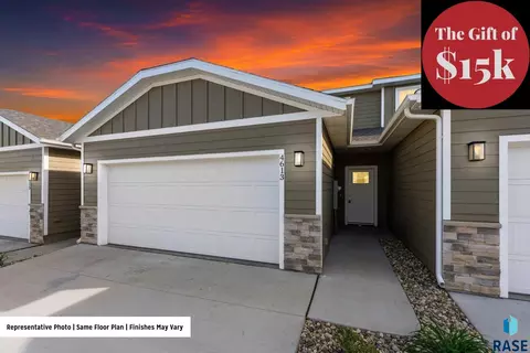4615 E Whisper Ridge Pl, Sioux Falls, SD 57108